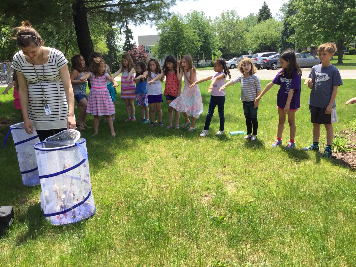 MrsZhp's tweet photo. Our annual release of the butterfly's! Kids loved watching/holding them! (Part 1) #dg58learns https://t.co/g5ION3IAc0