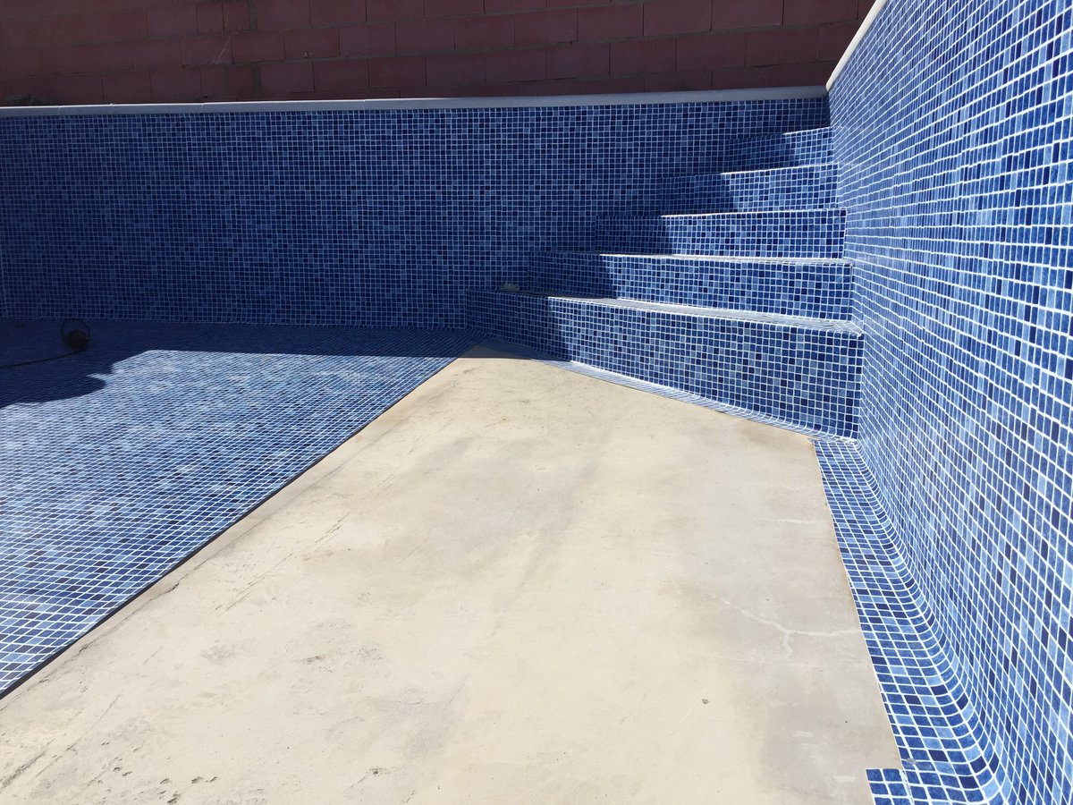 GeneralPiscinas's tweet photo. Otro piscina para disfrutarla @AlkorPlan_es #pozoblanco https://t.co/FpJLOILCVz