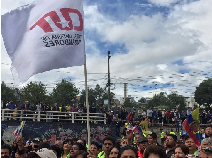 35MOVER's tweet photo. #LaDécadaGanada cuenta con los nobles trabajadores de la #Patria. Hoy presentes en #InformeALaNacion. @EcuadorCut https://t.co/OmBBW9fujE