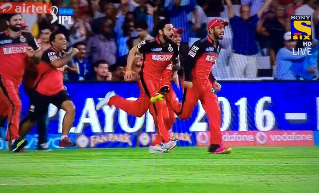 ViratBomB's tweet photo. These pics says it all

This victory was emotional😭

#RCBvGL https://t.co/7bvfYYGdcp