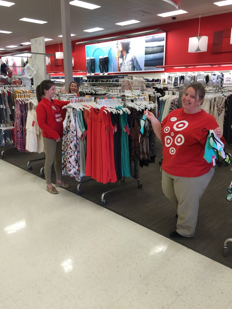 KatieAtTarget's tweet photo. Driving Sales! @ejtarget @erinlwsn  @M_Sheridan91 @PaulfromTarget #RTW #ZoneOnFleek #A&amp;A #WeHaveFunAtWork https://t.co/YrwSNDErHm