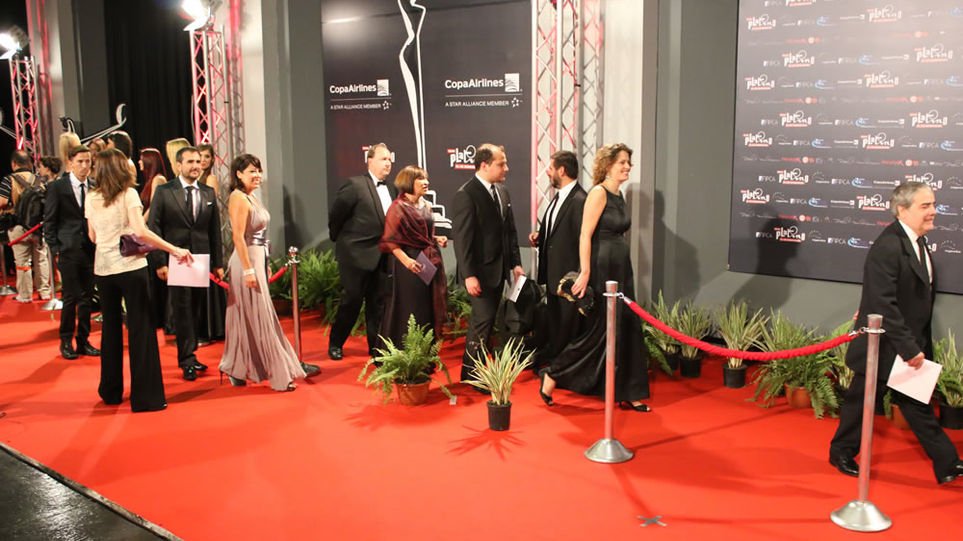 modaenboga_uy's tweet photo. Tenemos esperanza de ver la #AlfombraRoja protagonizada por diseñadores uruguayos en la gala de Premios #IIIPlatino https://t.co/1X5gVRL1lg