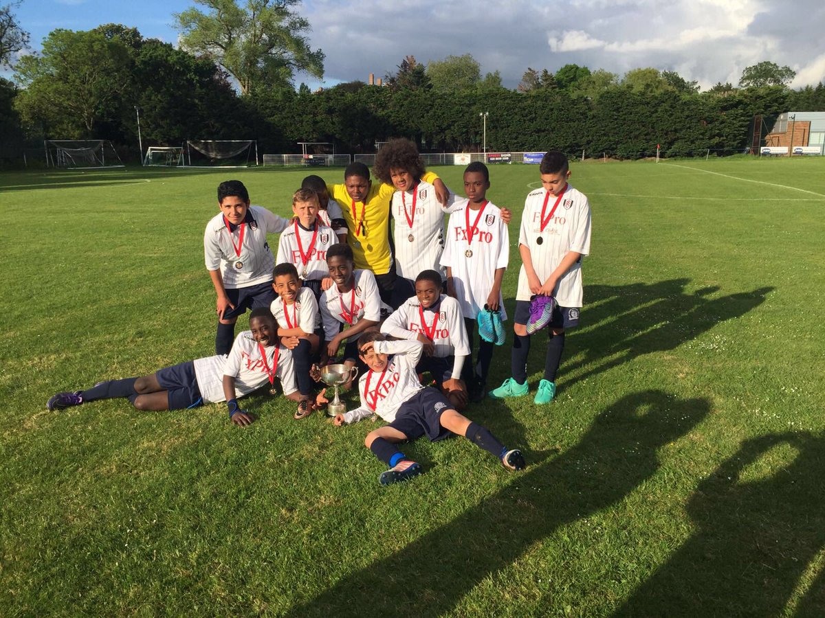 LNS_PE's tweet photo. @londonnautical Yr 7 3-2 Kingsdale school. That's a @SLSchoolsFA @SlsflT double for this very talented team https://t.co/Rx2X63Ilr8