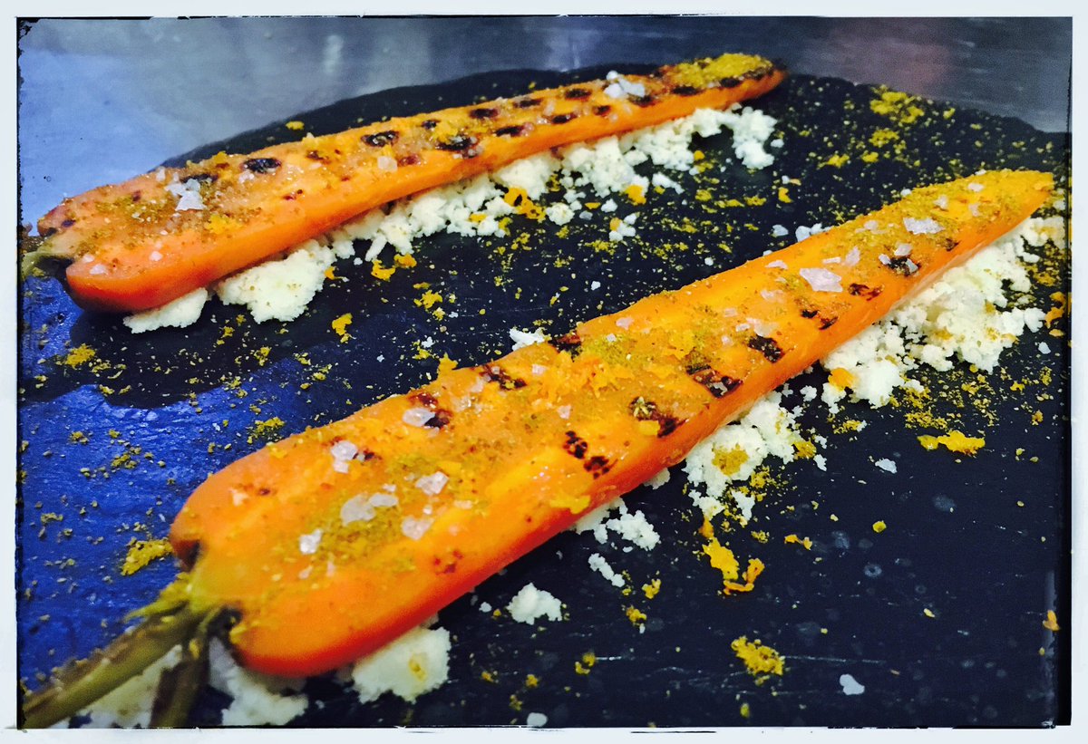 Zanahoria a baja temperatura, polvo de aove, ralladura de naranja, ras al hanout