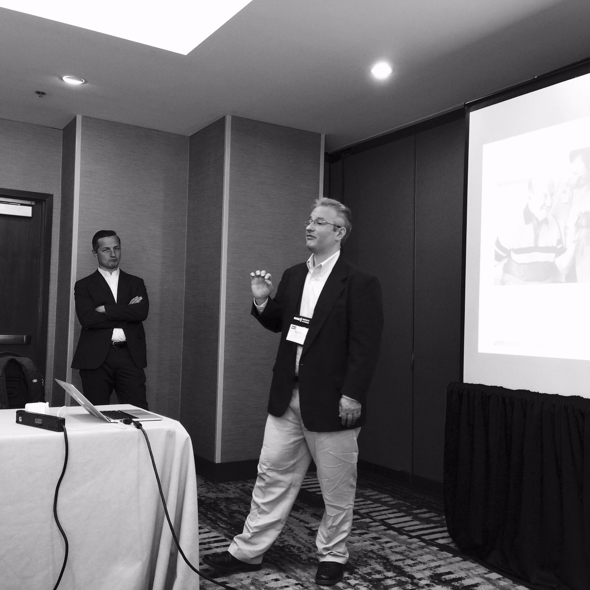 RobTiffany's tweet image. .@bmkatz delivers a thoughtful  #healthcare case study on behalf of @VMware &amp;amp; @AirWatch #m6xChange