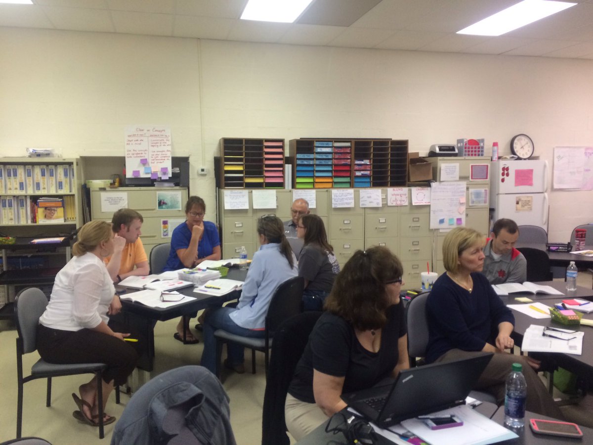 emg812's tweet photo. Two days of professional learning about differentiated instruction! So proud of the focus on our students!#hcsuccess https://t.co/HGa85b4aAw