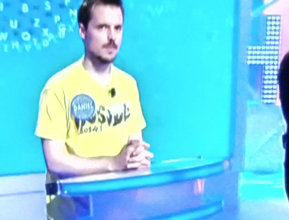 InsideShops's tweet photo. Daniel de @pasapalabraT5 no puede llevar camiseta más chula! 😌😌 #InsideSOS48 gracias majo 💛💛 https://t.co/9iRWe4dnBy