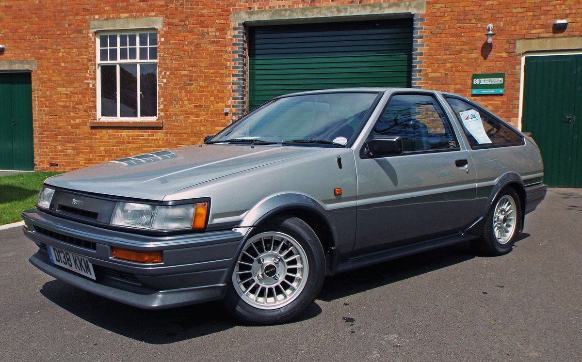 downshift_media's tweet photo. @ToyotaGB I think this belongs to you! was fantastic talking to Simon, amazing car. #AE86 #Corolla. @BicesterH https://t.co/NcdSsAvV6I