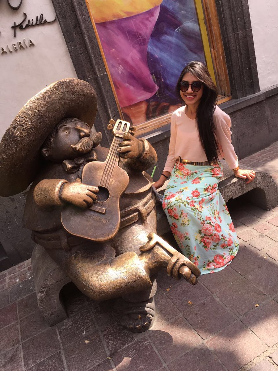 IsmeAlv's tweet photo. Enamorada de esta vida tan bonita❤ #tlaquepaque #GDL #LoMejorEstaPorVenir 💕👌 https://t.co/bAAZnbdHyP
