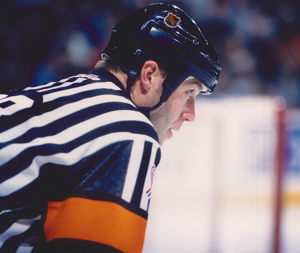 OHAhockey1's tweet photo. A big #Congratulats 2 #OfficiatingManager Craig Spada 4 @OHAhockey1 #HonorRollInducteeAward https://t.co/rZempvUNQw https://t.co/Almvr3kWsU