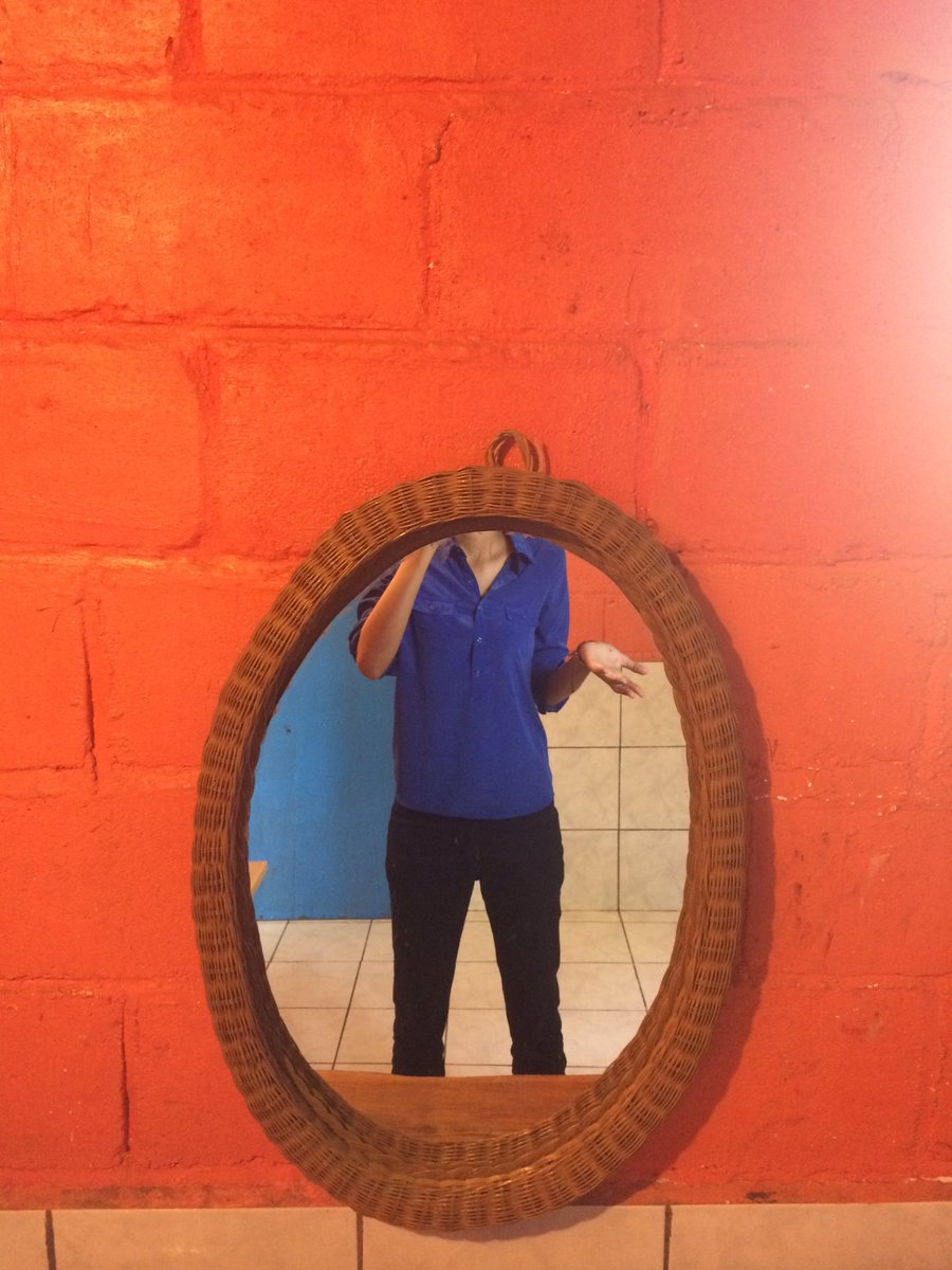 Nativersal's tweet photo. Restaurant bathroom. Placed the camera lens at my eye level. #tallgirlprobs #noheelsneeded https://t.co/lJdfyNDsBe