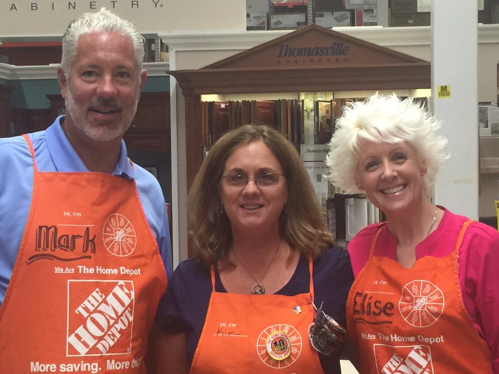 THDMTucker's tweet photo. Specialty Tuesday in 263 with favorite KD and partner Kim!!! @kellerhagoodHDI https://t.co/ZsgyAJn3oO