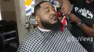 BarberHotPick's tweet photo. Amazing New productThe Shawty Red HOTPICK!ShawtyRed.comOrLink in bio @spaceagebarbers_ #barbers #beards #barber https://t.co/cDMXDvz8Xg