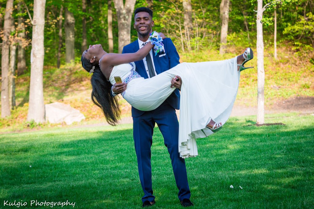 edzzzdd's tweet photo. Can't be serious all the time, have some fun @bowhile #prom2k16 #NHSProm https://t.co/a5OUPsaoLG