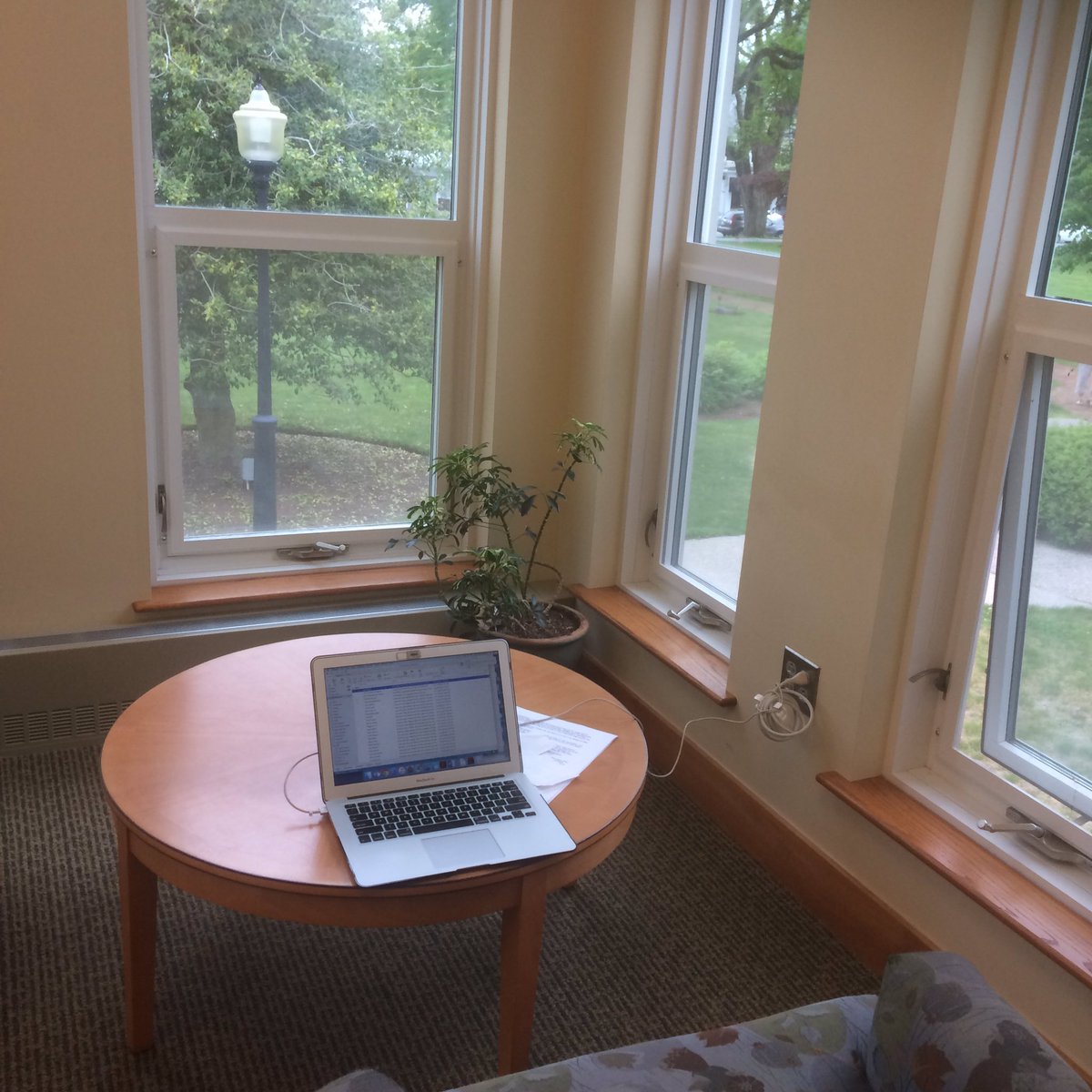 socialmediamvn's tweet photo. Switched up my #workoffsite spot at the @falpublib. Next to an open window to smell the rain. Love it! #rainontues https://t.co/IROGGBKXLI