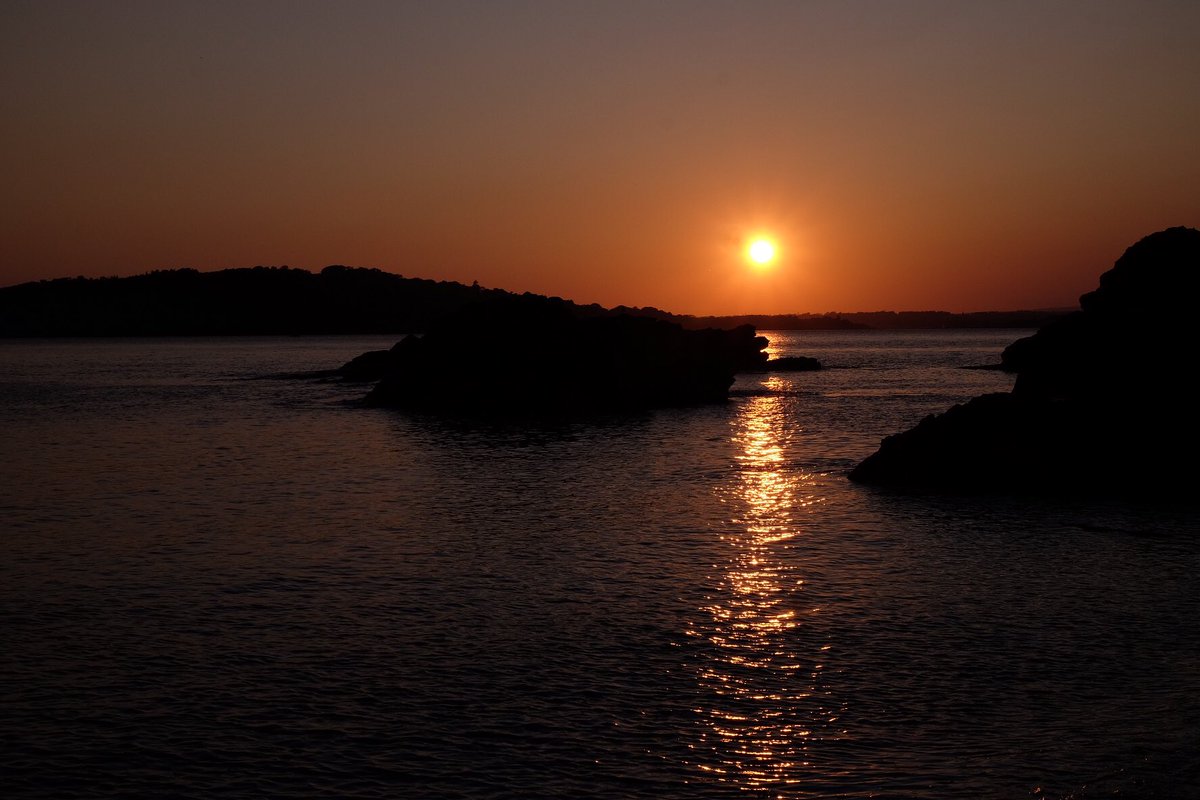 Sunset view from Rum Bay, can't beat #Plymouth on a day like today <a href="/oneplymouth/">One Plymouth</a> <a href="/DevonLife/">Devon Life</a> <a href="/plymouth_pc/">Jason</a>