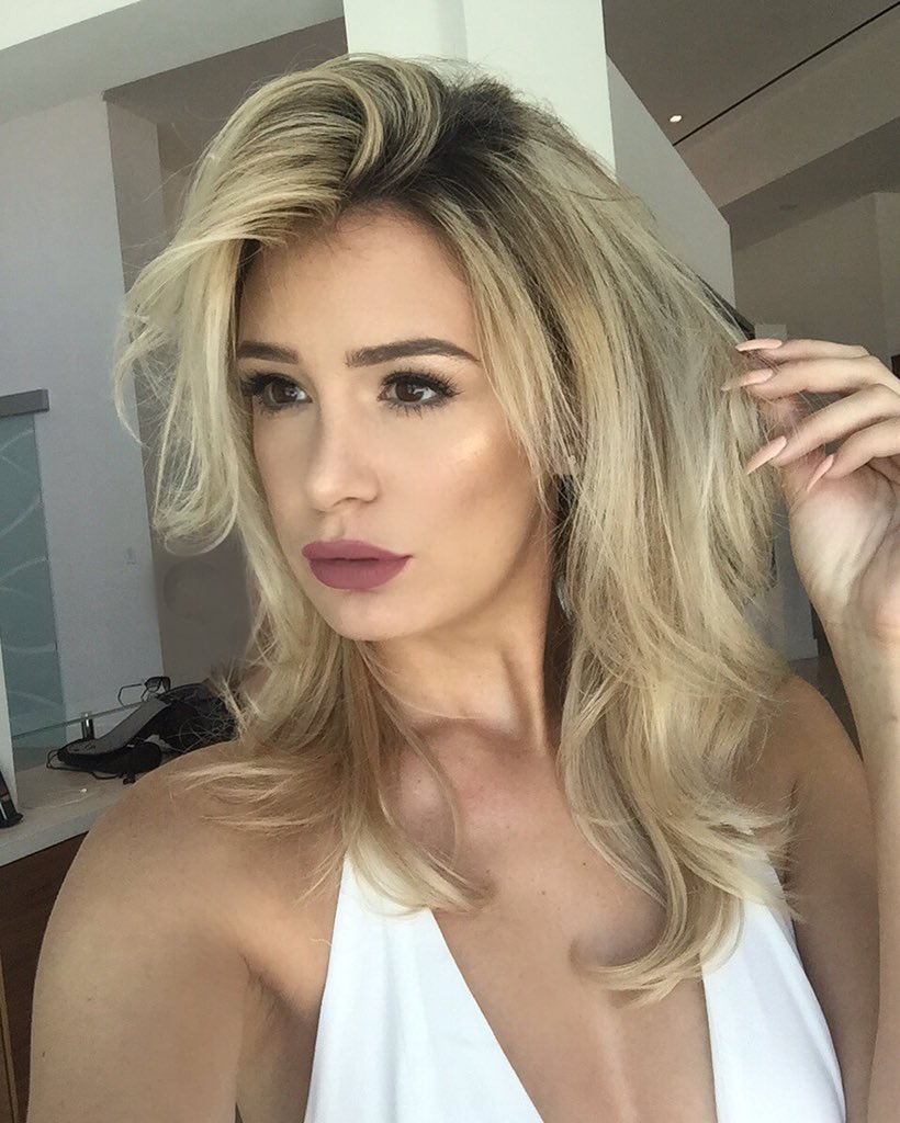 JAMZZBABY's tweet photo. It's always a good hair day when @omgartistry blow drys your mane ๐ฆ using the @itsa10haircare #whippedcollection https://t.co/uarMrBZJhj