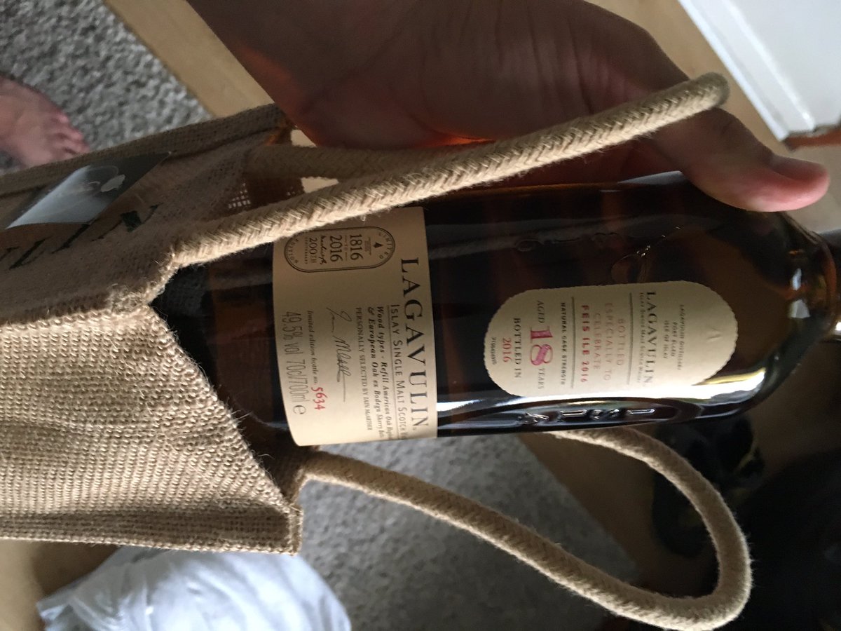 jonnypratt's tweet photo. Extra bottle of #Lagavulin 18yr festival #whisky how do people recommend I sell it? #whiskyauction ? #whiskylover ? https://t.co/I7NLQr3O0u