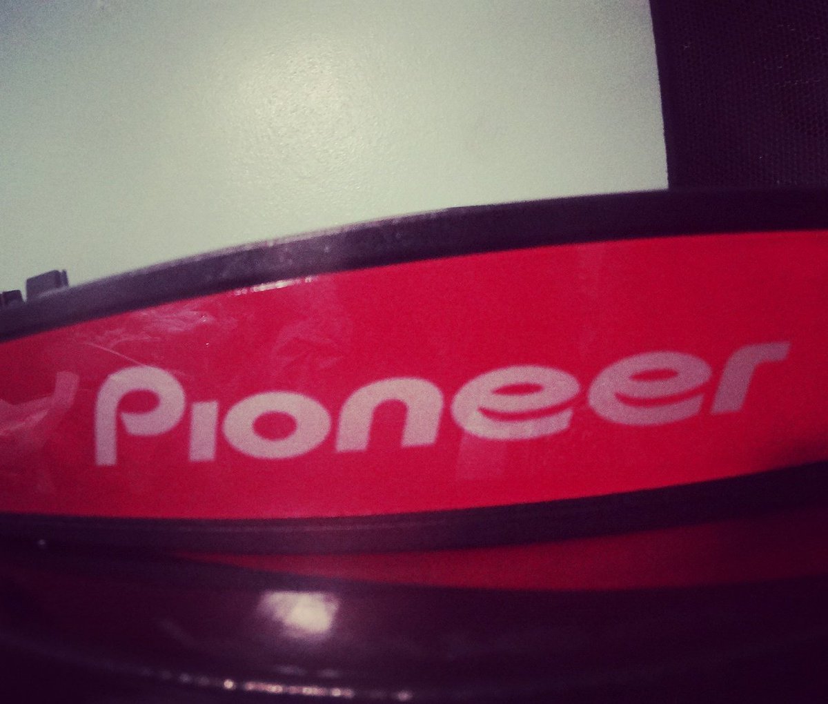 darealistzo's tweet photo. Yeah the red is sticken... #Pioneer #pioneerdj #psycheworld #djgear #djlife #dj #letemknow https://t.co/3KzP4bs3bj