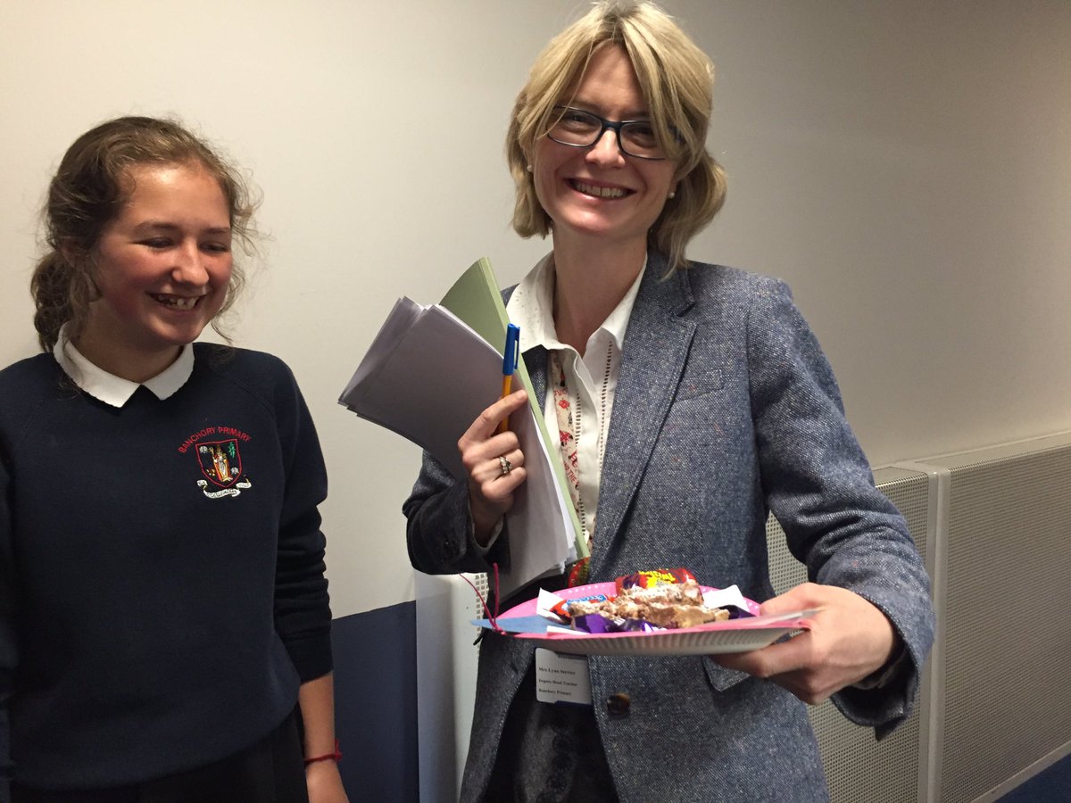 traceymurray__'s tweet photo. @traceymurray__ 

#40RAOK
#random #rocky-road #recipients
Spreading the love @BanchoryPrimary https://t.co/jJJleV7w7J