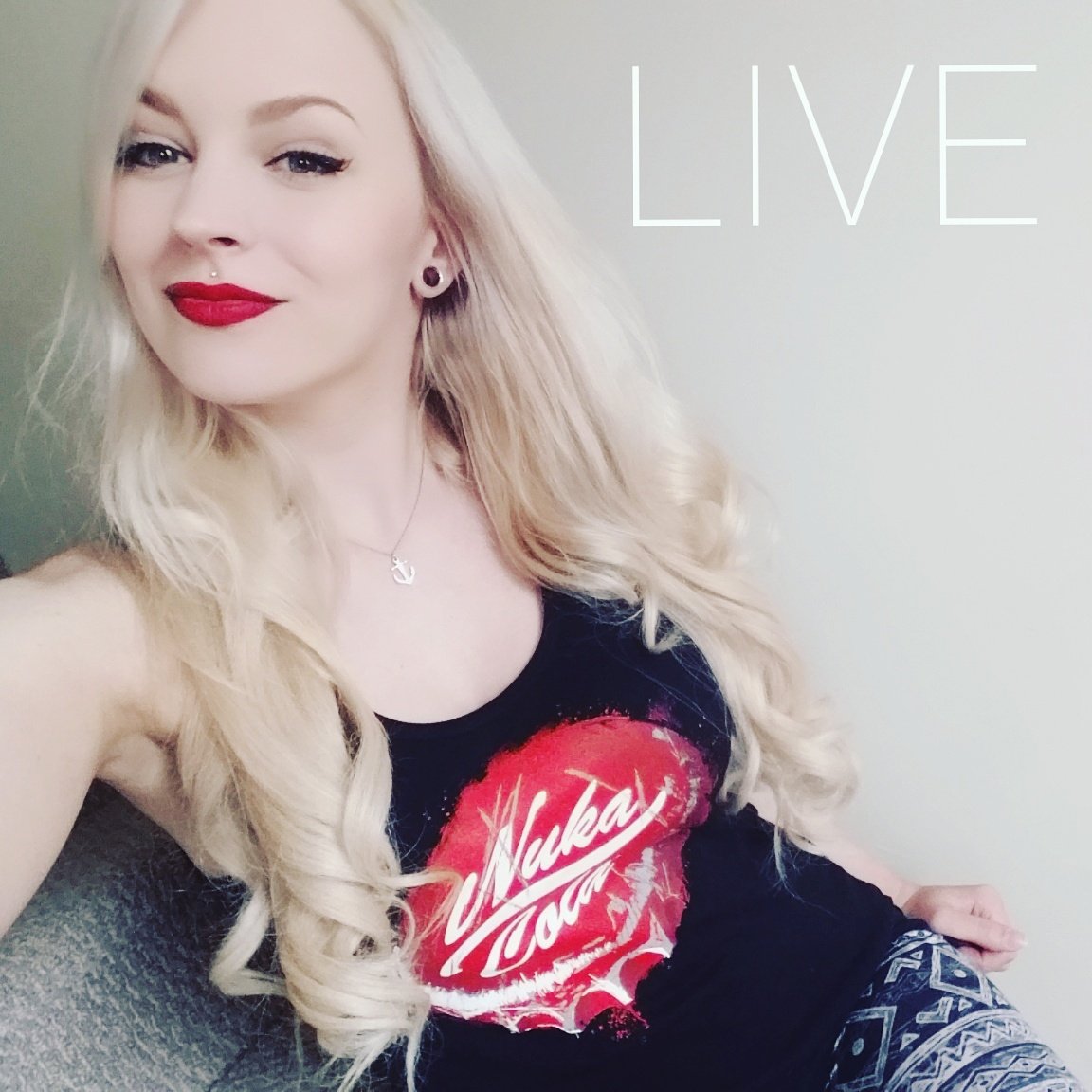 LadyTyto's tweet image. 🔴 LIVE 

• Twitch.tv/OxyOfficial 
__________________
#Fallout4 #FarHarbor #Automatron #NukaCola #Bethesda #Twitch