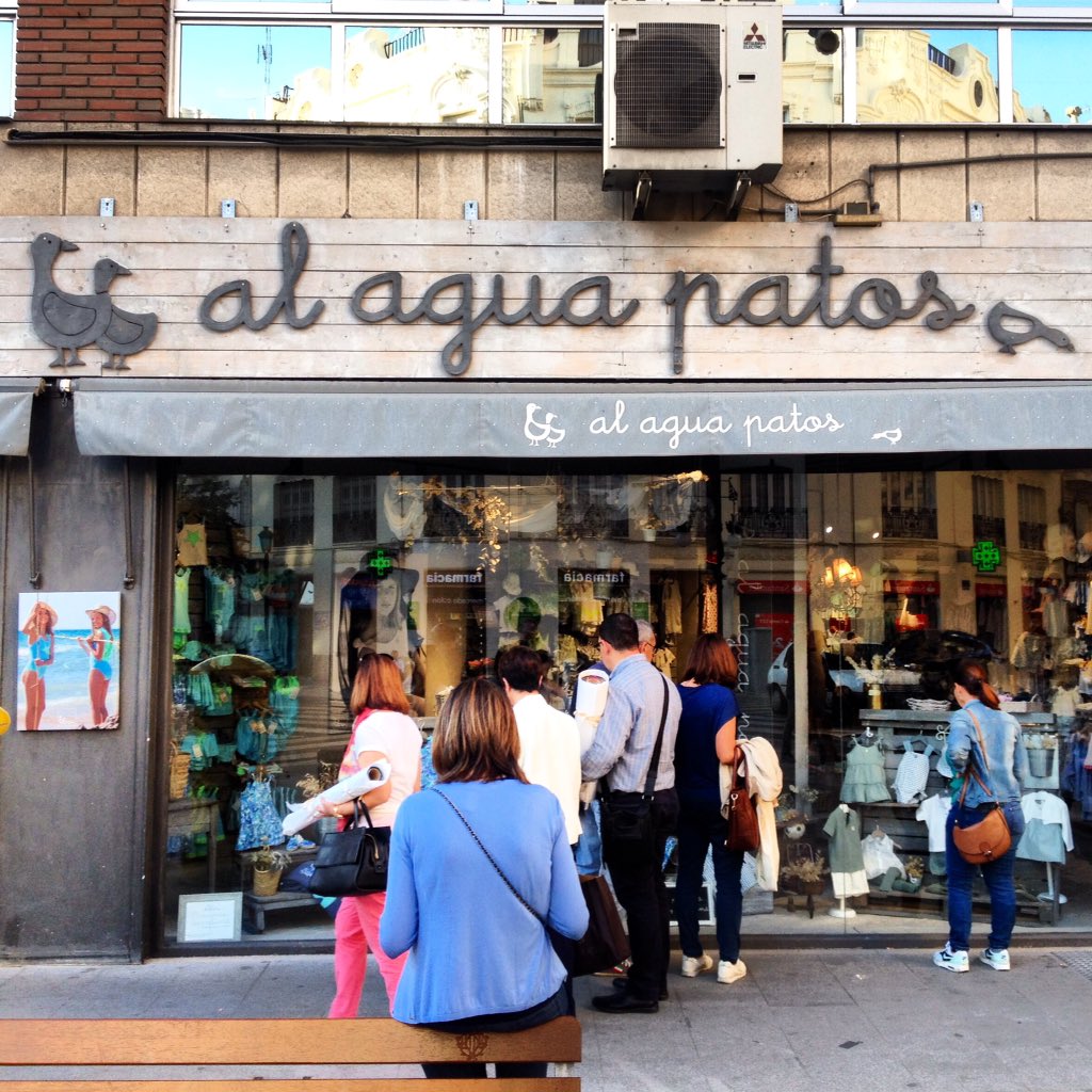 MargoNoskova's tweet photo. #Logo of the children shop Designed in #Valencia #spain 
#lettering #design #graphic #urbanism #logotrip #margonova https://t.co/mvu52fFzBX