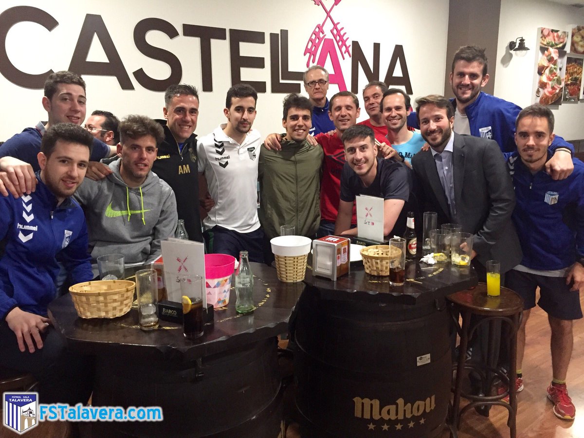 FS_Talavera's tweet photo. Hoy compartimos en @CASTELLANA_CCT un aperitivo con nuestros chicos para ir diciendo adiós a la temporada 15-16. https://t.co/4La8fP0Mad
