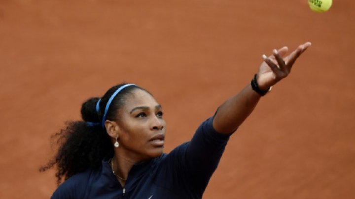FRANCE24's tweet image. Serena routs Rybarikova in Roland Garros opener f24.my/1XSxoHu