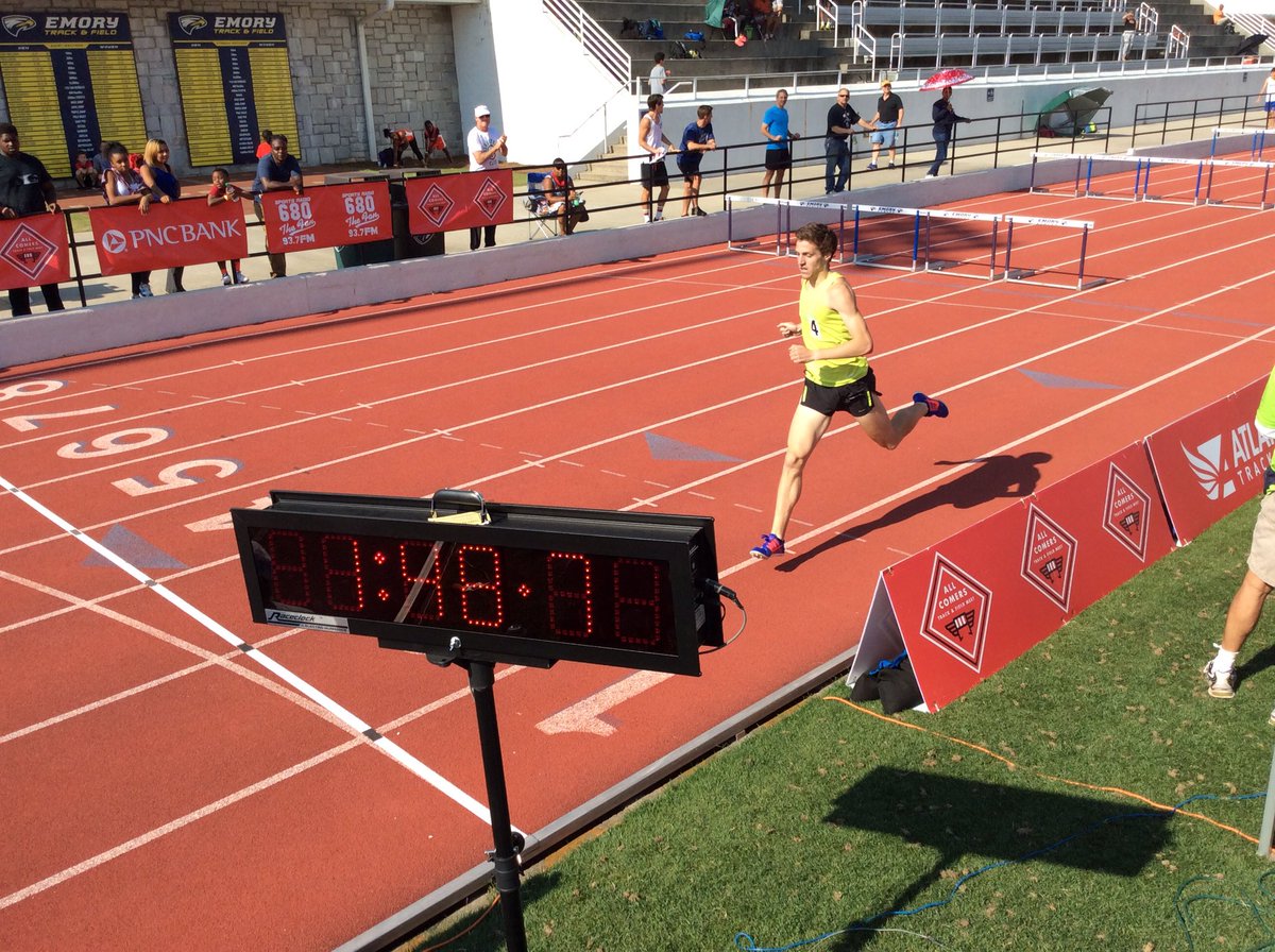 ATLtrackclub's tweet photo. Brandon Hazouri of @samford_sports wins the Elite Men's 800m in unofficial 1:49.4 #AllComers https://t.co/AvNQy1XaCt