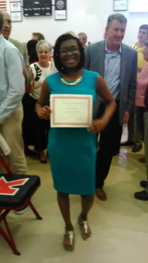VermeeciaKizer's tweet photo. Yayy to my lil cousin who's also graduated today from junior high https://t.co/q9QEYg4ijj
