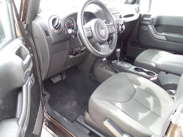 AM_AutoCircle's tweet photo. #DealOfTheDay Clean #carfax 2013 #Jeep #Wrangler 17k mi! DM for preferred pricing! #pensacola #sale #used #preowned https://t.co/6zXgRq7BCZ