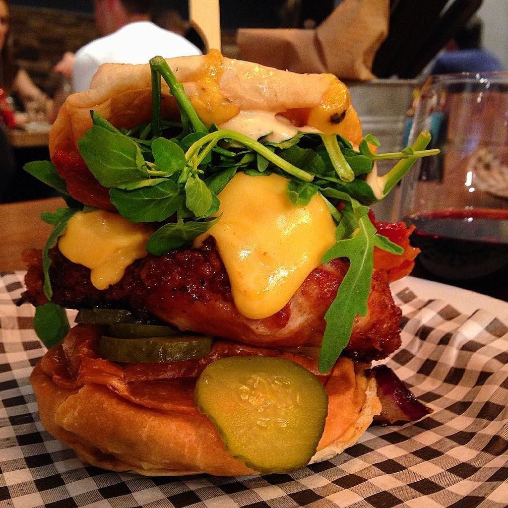 PlateExpects's tweet photo. Celebrating my 500th post in my favourite burger restaurant in Edinburgh @breadmeatsbread 🍔 It speaks measures for … https://t.co/eG5x9H9Ctp