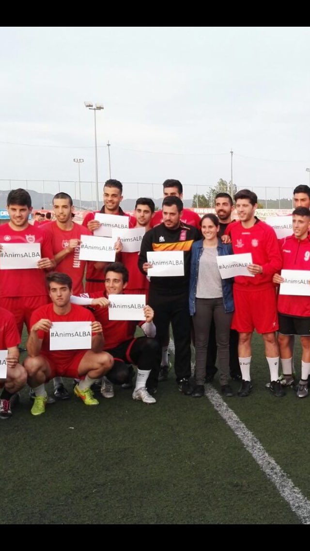 davidortiz21's tweet photo. #animsAlba no estás sola. La 1 plantilla de CF Mollet está contigo. #RESPECT #solofutbol #libertadalainformacion https://t.co/mqlxGuPB3y
