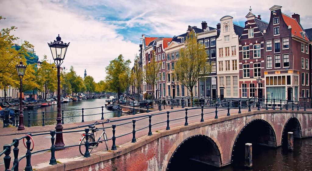 CaitlinWalker12's tweet photo. Cannot wait for Amsterdam with my favourite ❤ https://t.co/MAJsaBmTTM