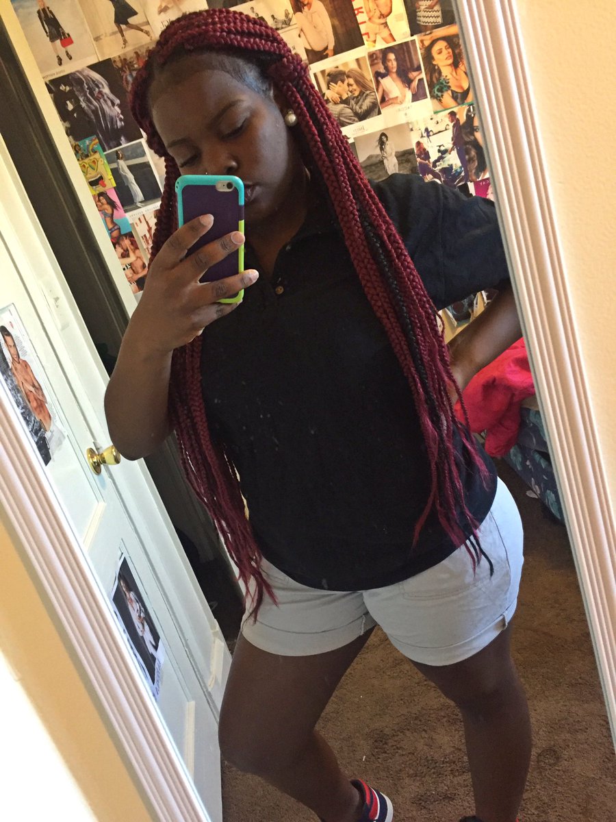 d3jaboo's tweet photo. Baggy ass shirt💓🙄 https://t.co/WyJVwxQzJJ