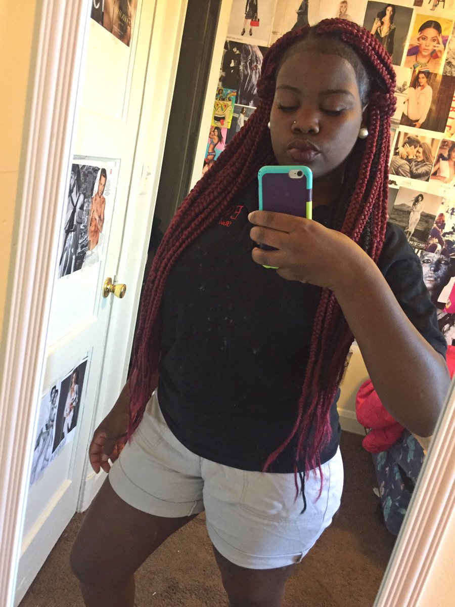 d3jaboo's tweet photo. Baggy ass shirt💓🙄 https://t.co/WyJVwxQzJJ