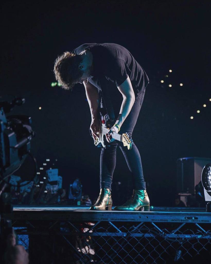 Luke5SOS's tweet image. Jet black heart, Zurich thank you ! ❤️❤️❤️