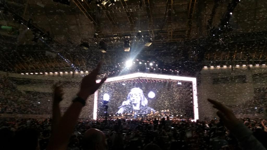 laurabernis's tweet photo. #AdeleBarcelona #AdeleBarcelona2016 #adele #concert #live @Adele #Barcelona 😉 (més videos a Instagram: laurabernisp) https://t.co/6SsxmyBUiu