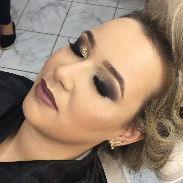 Btc_Xvs_Lpt's tweet photo. IG: makebyamanda | #makeup #beauty #style https://t.co/S7tTyv40I3