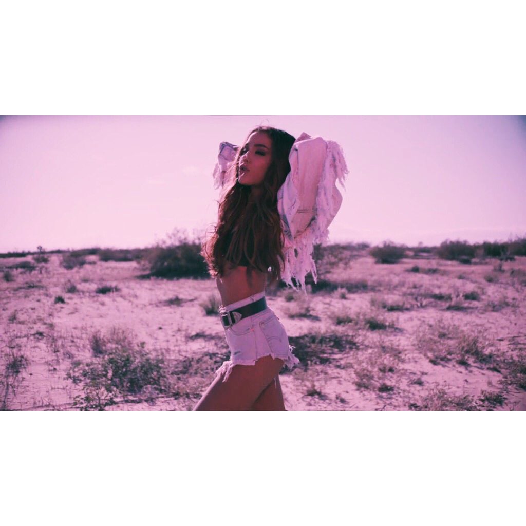 ArianaParody__'s tweet photo. I'm so into you. https://t.co/B7GuDFzIdi
