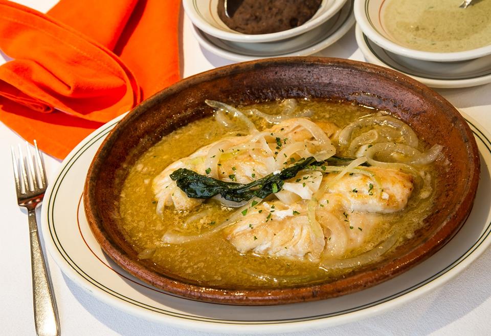 CDelSureste's tweet photo. Una deliciosa opción de Círculo del Sureste: Huachinango Puerto Progreso #CocinaYucateca #Comida #ColJuárez #CDMX https://t.co/hAQCB9oFXU