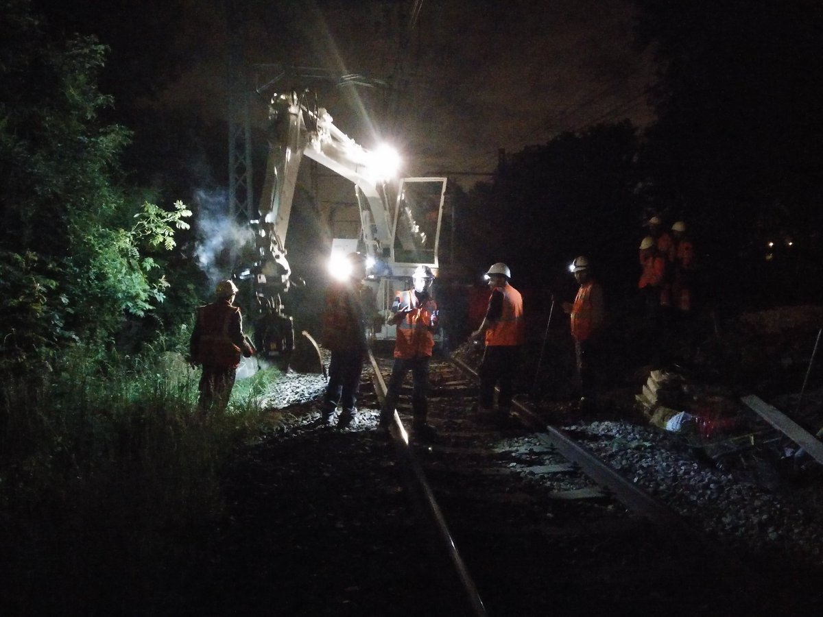 itif_travaux's tweet image. Tram Train Massy Evry. Premiers coups de pelles à Petit Vaux #SNCF #ITIF #engagement