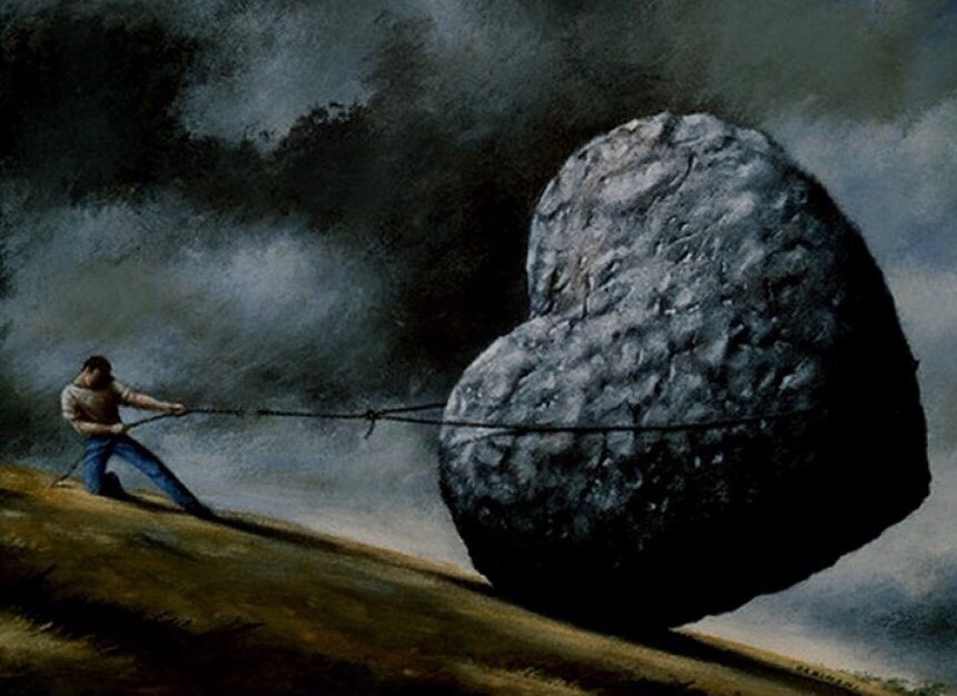 كُن قوياً فالحياة تميت الضعيف قهراً..