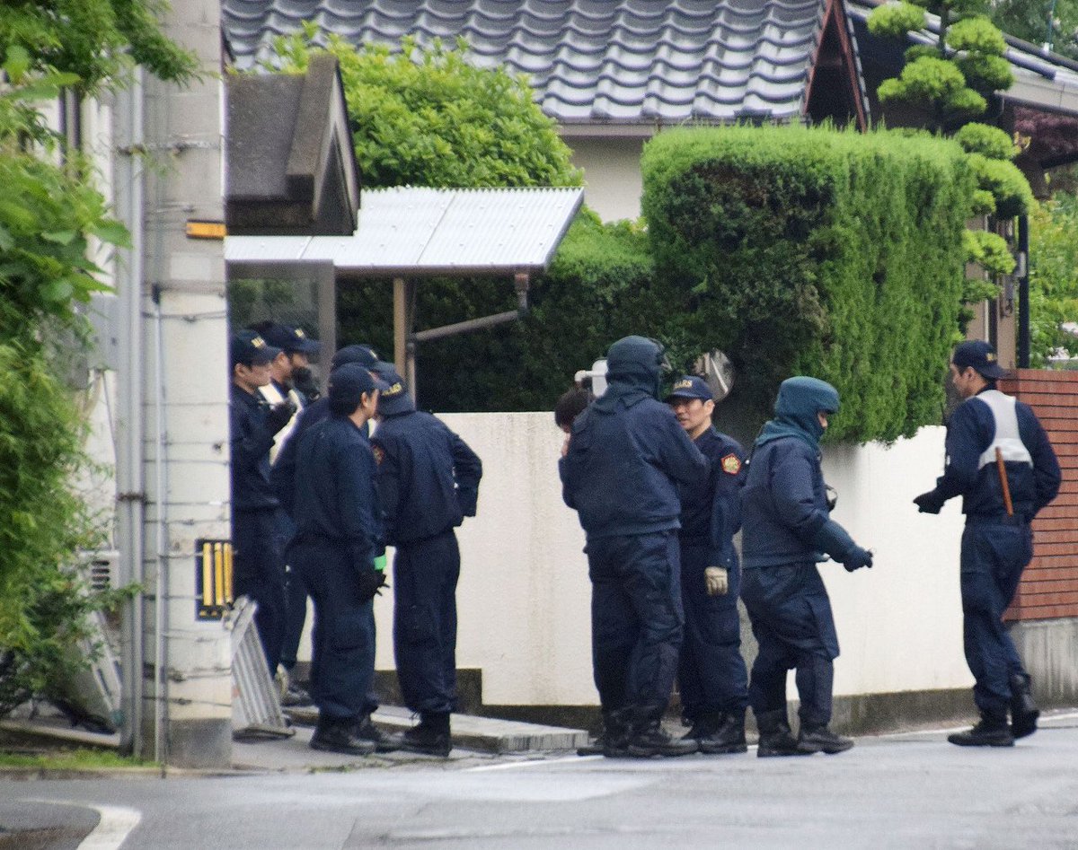 更新 松山の立てこもり男を逮捕 女性は無事保護 更新 松山の立てこもり男を逮捕 女性は無事保護