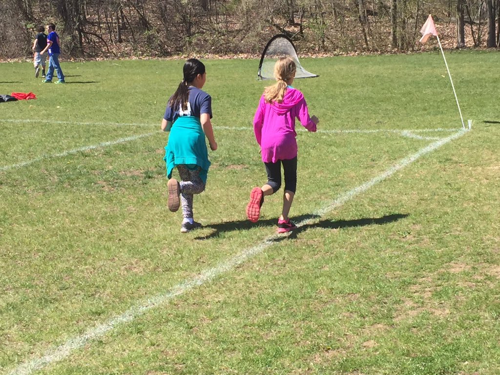 JK45PE's tweet photo. JK students running 3,200 miles so far #ShoeMakeoverContest @JKSMahwah #billionmilerace https://t.co/2X80iuRReF