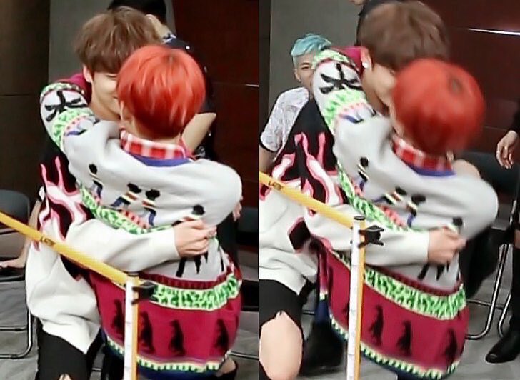 WanOrasa's tweet photo. ภาพเหล่านี้มันอันตรายกับใจเราจริงๆ ดูแล้วทำไมเขินนะ☺️☺️☺️ #vkook  #kookv #방탄소년단  #BTS  #บ้าจริงนี่เราคิดอะไรอยู่ https://t.co/PhK7Wm94dW