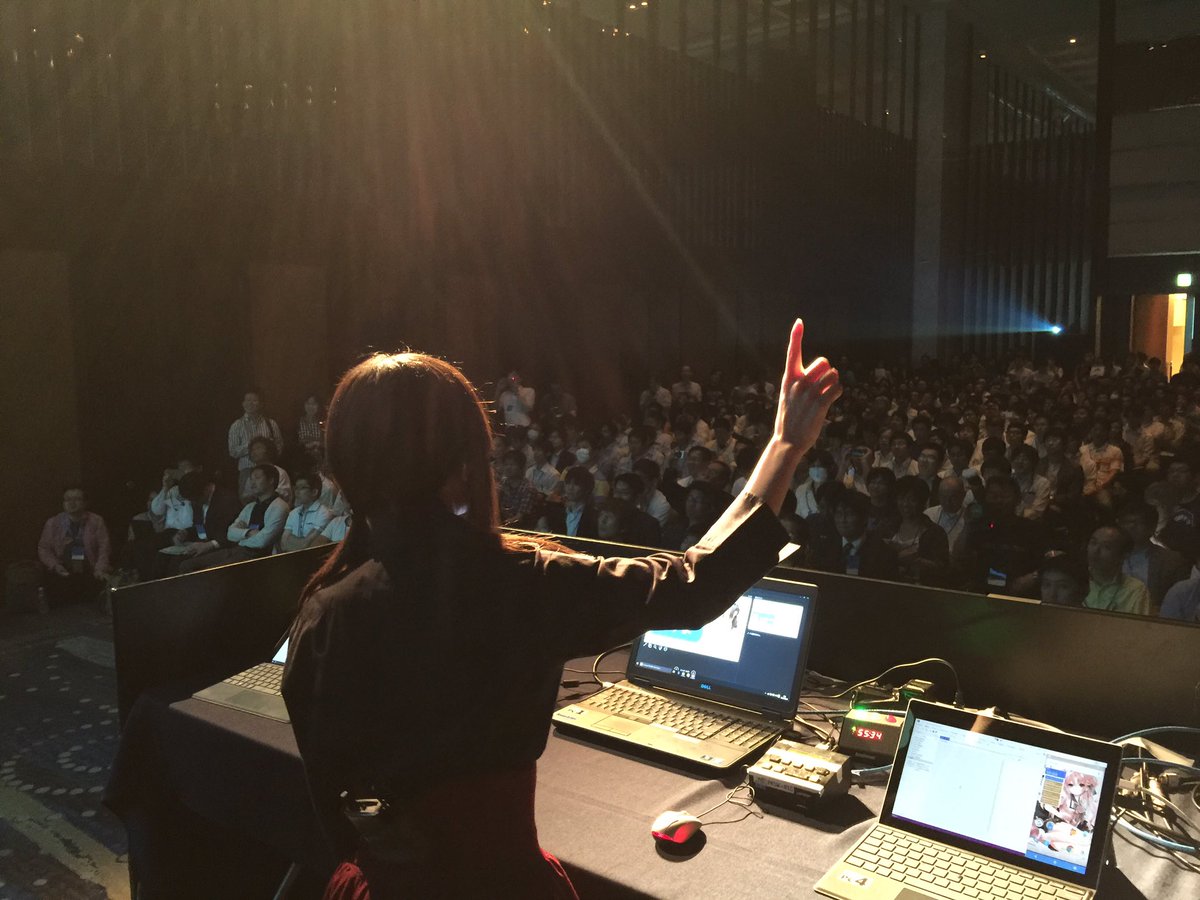 ytabuchi's tweet image. 予言どおり神々しく頑張ってます！！！ #decode16 #roomB