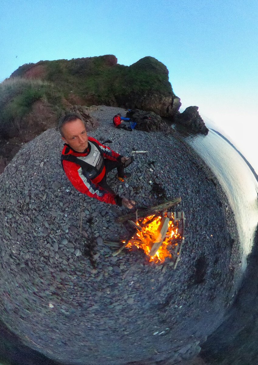 #Plymouth Life. Paddle out to Rum Bay, camp fire, just perfect. #BestOfPlymouth <a href="/PDSSA/">PDSSA</a> #Summer2016 #kayaking