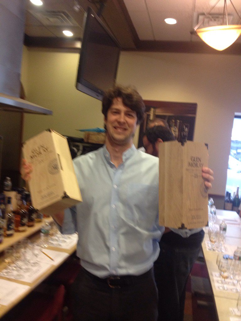 noshwhiskyclub's tweet photo. @glenmoraygcoull @GlenMorayDist represented well by the esteemed @nicktaylor1207 @GordonsWine #imonaboat https://t.co/QwI2kszoAj