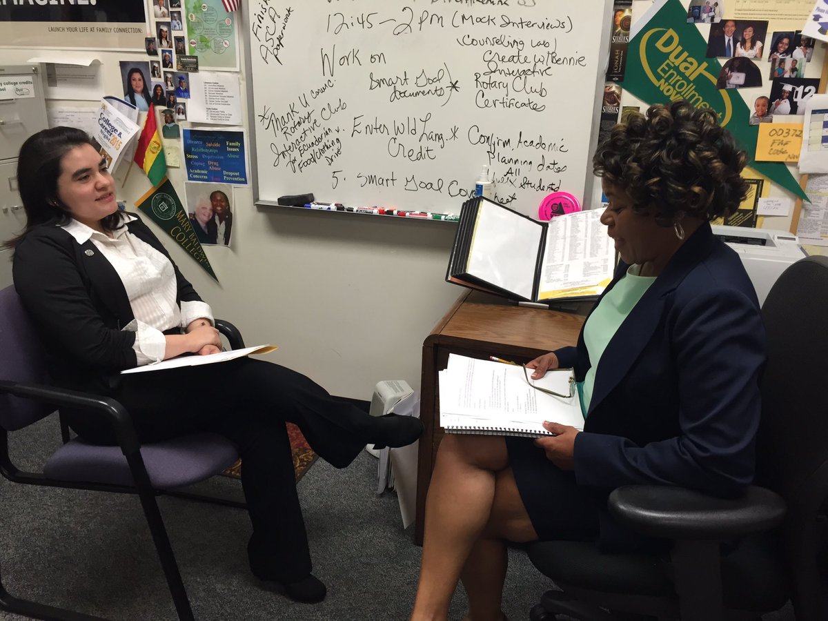 ACC_EL_Inst's tweet photo. ACC students doing mock interviews with APS leaders. #leadersacademy https://t.co/9VQkrFwDvZ